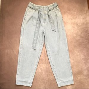 Banana Republic Premium Denim High Rise Relaxed Taper Jeans Denim Light Wash 28